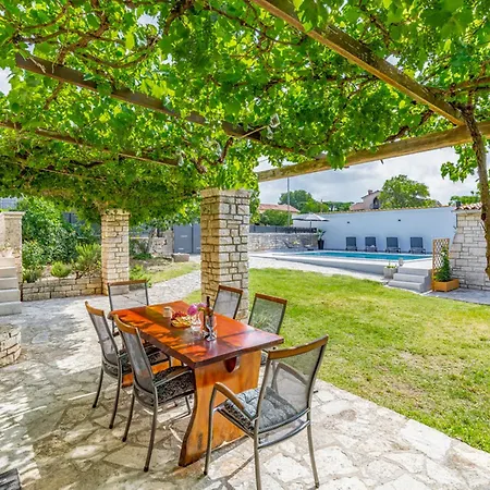 Courtyard Ivini By Interhome *