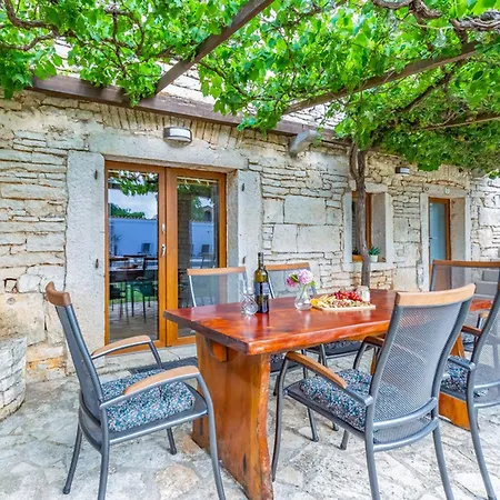Courtyard Ivini By Interhome * Rovinjsko Selo