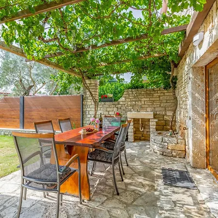 Courtyard Ivini By Interhome
