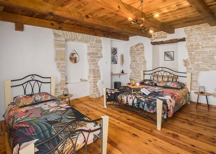 Vikendica Courtyard Ivini By Interhome