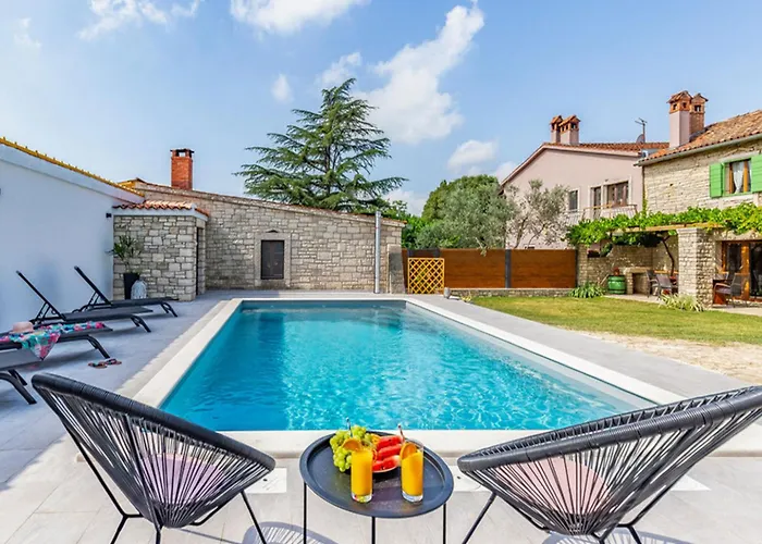 Courtyard Ivini By Interhome Vikendica *
