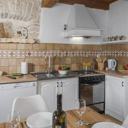 Courtyard Ivini By Interhome *